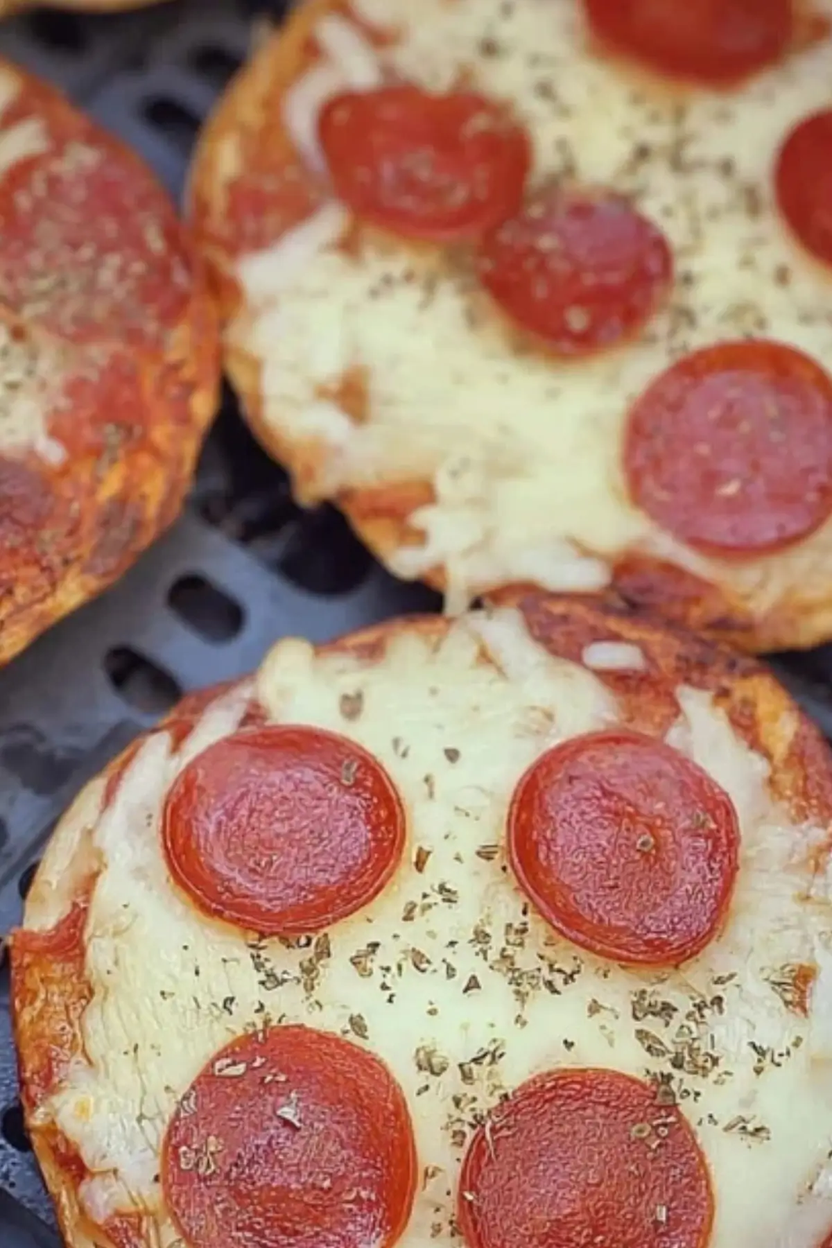 Air Fryer Bagel Pizzas