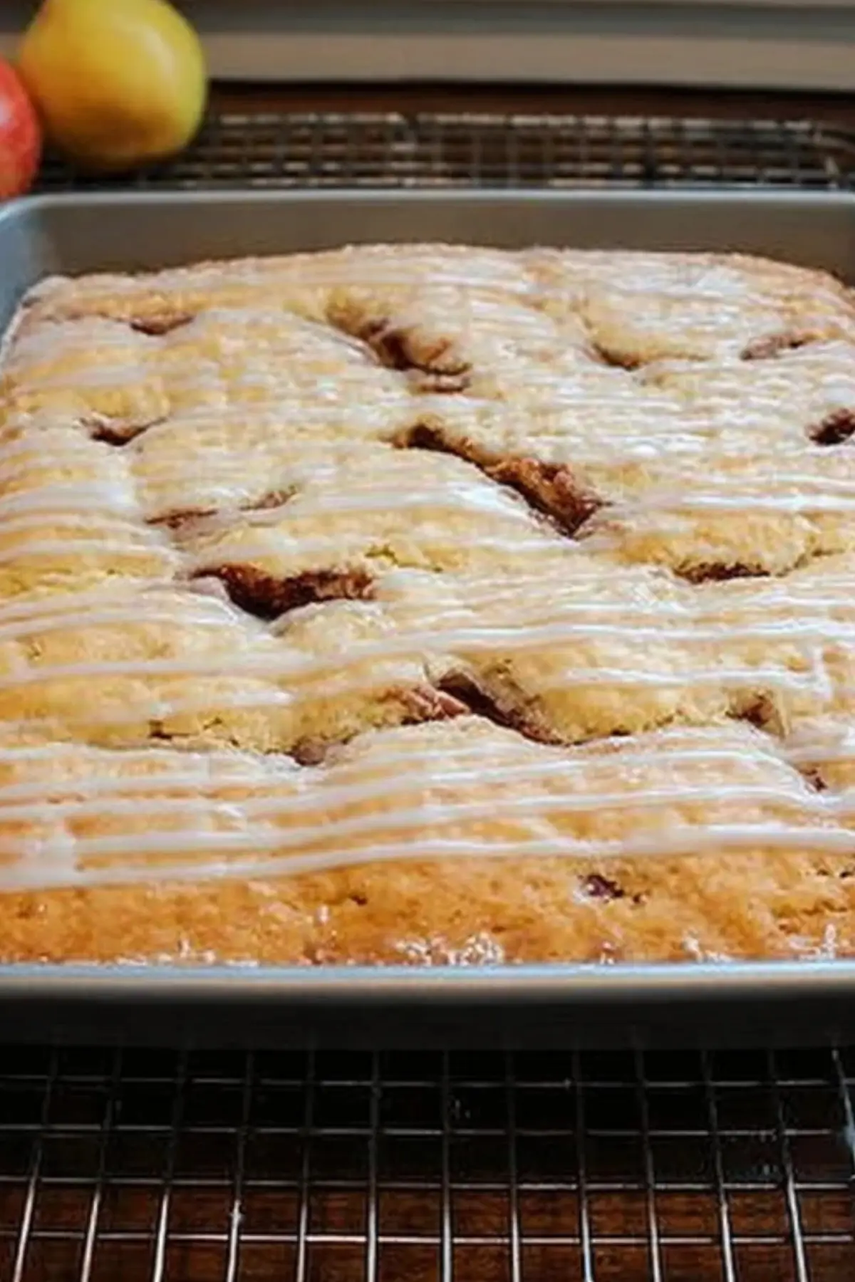Apple Cinnamon Sheet Cake