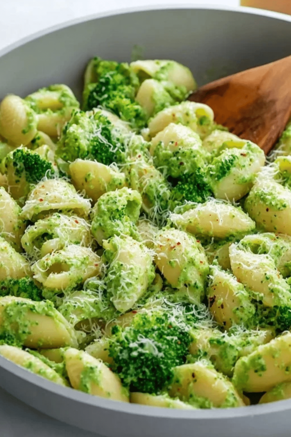 Healthy Broccoli Pasta
