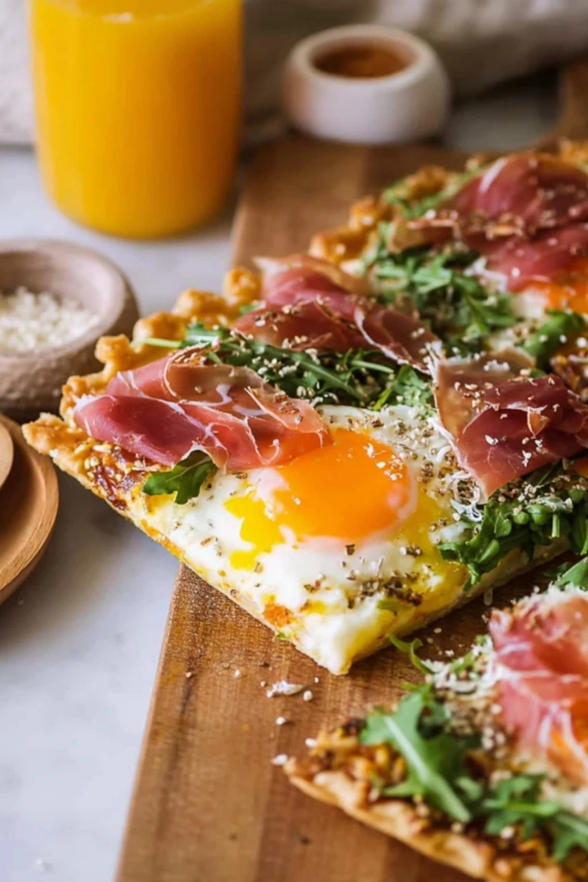 Baked Prosciutto and Egg Breakfast Tart
