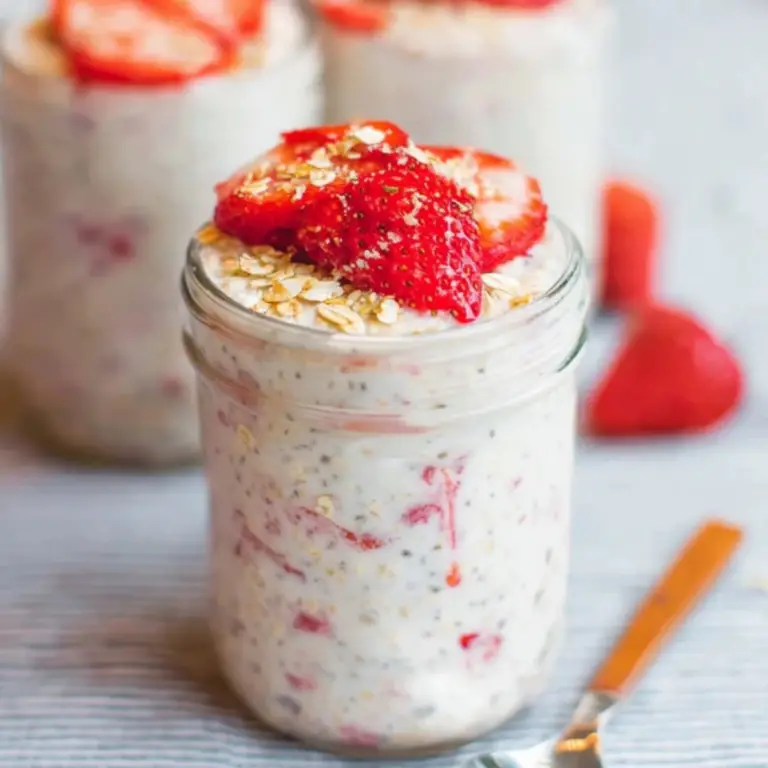 Strawberry Cheesecake Overnight Oats