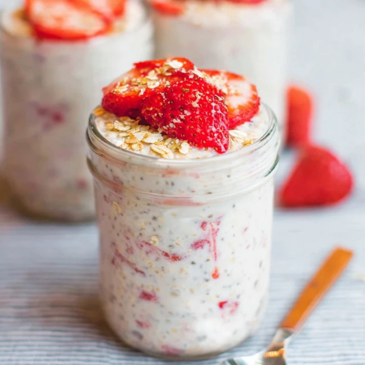 Strawberry Cheesecake Overnight Oats
